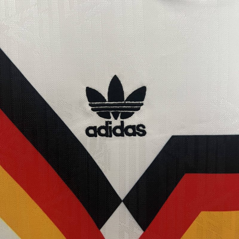 kids Germany 1990 home size: 16-28