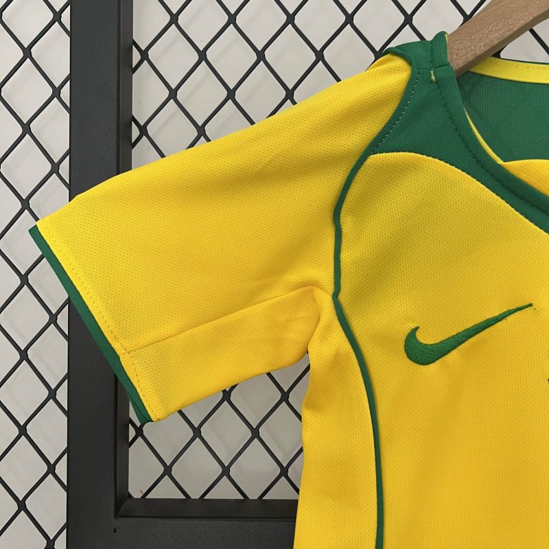 kids Brazil 2004 home size: 16-28